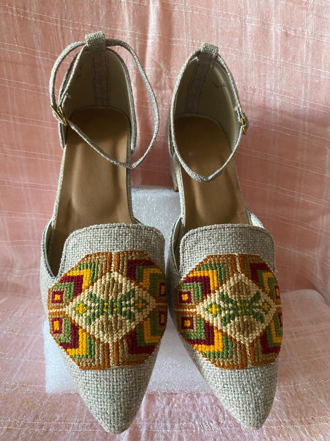 Luxury Women's Handbag with Free Sandals – Limited Time Offer!