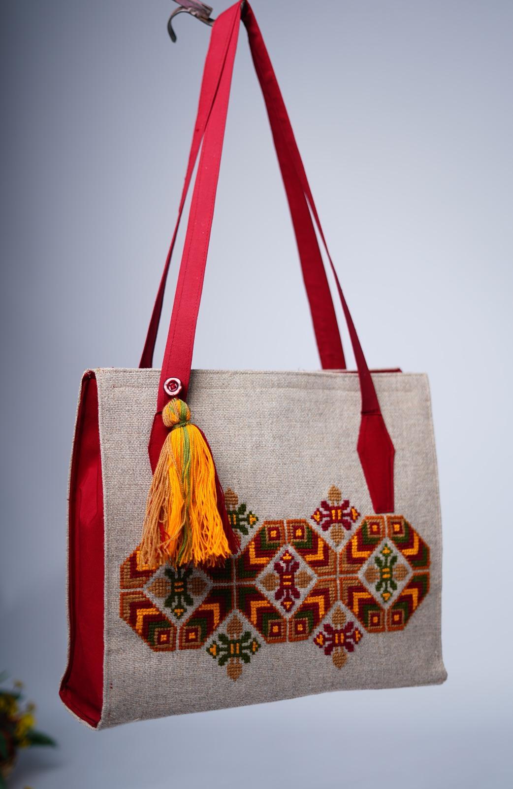 Luxury Women's Handbag with Free Sandals – Limited Time Offer!