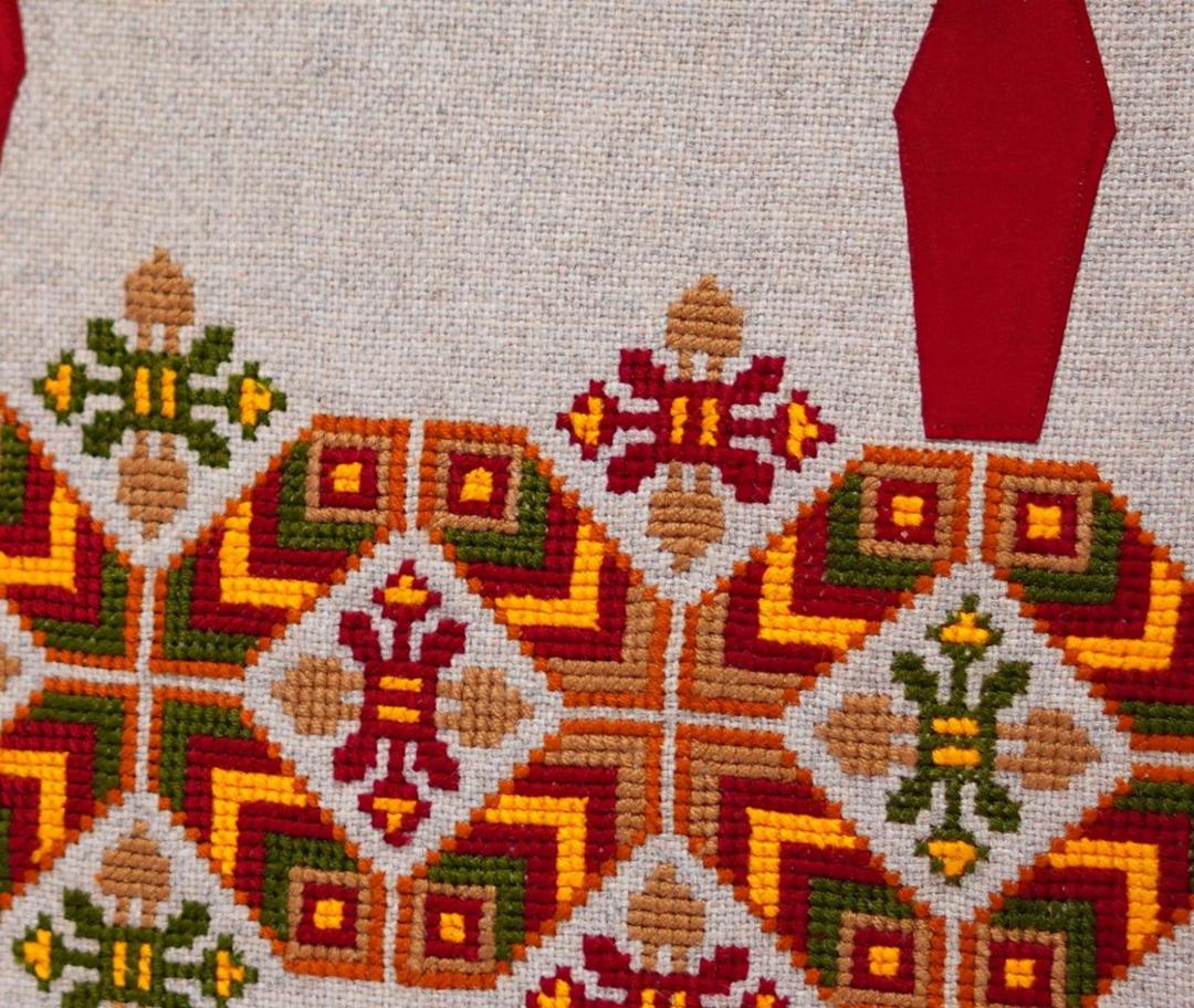 Handcrafted Beige & Red Embroidered Jute Shoulder Bag – Limited Edition