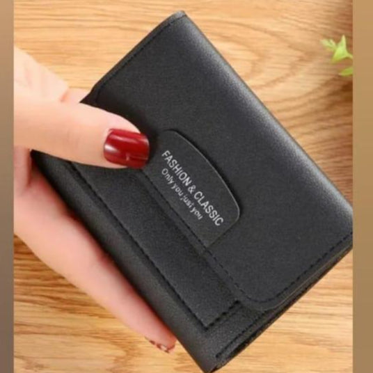 🖤 Women’s Leather Tri-Fold Wallet – Black 🖤