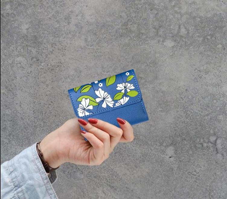 🌸 Women’s Floral PU Leather Tri-Fold Wallet – Stylish & Compact