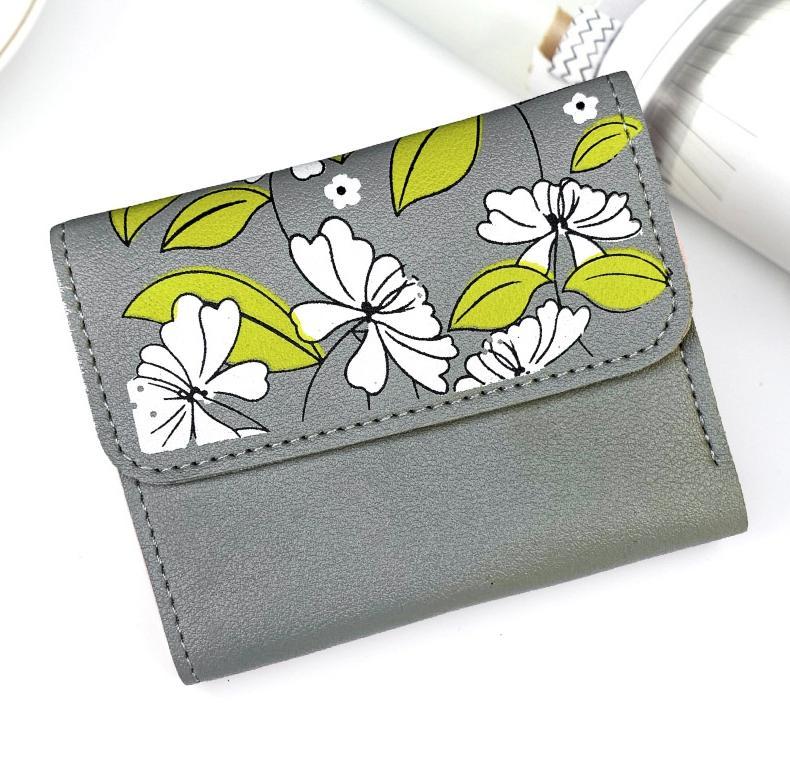 🌸 Women’s Floral PU Leather Tri-Fold Wallet – Stylish & Compact