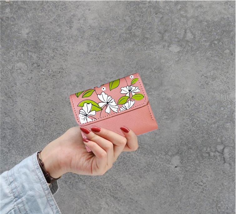 🌸 Women’s Floral PU Leather Tri-Fold Wallet – Stylish & Compact