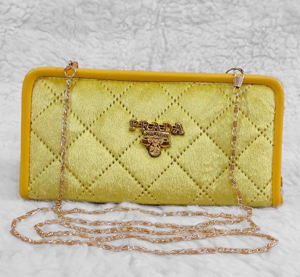 Velvet Quilted Clutch with Chain – Elegant Evening Style