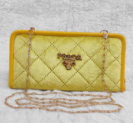 Velvet Quilted Clutch with Chain – Elegant Evening Style