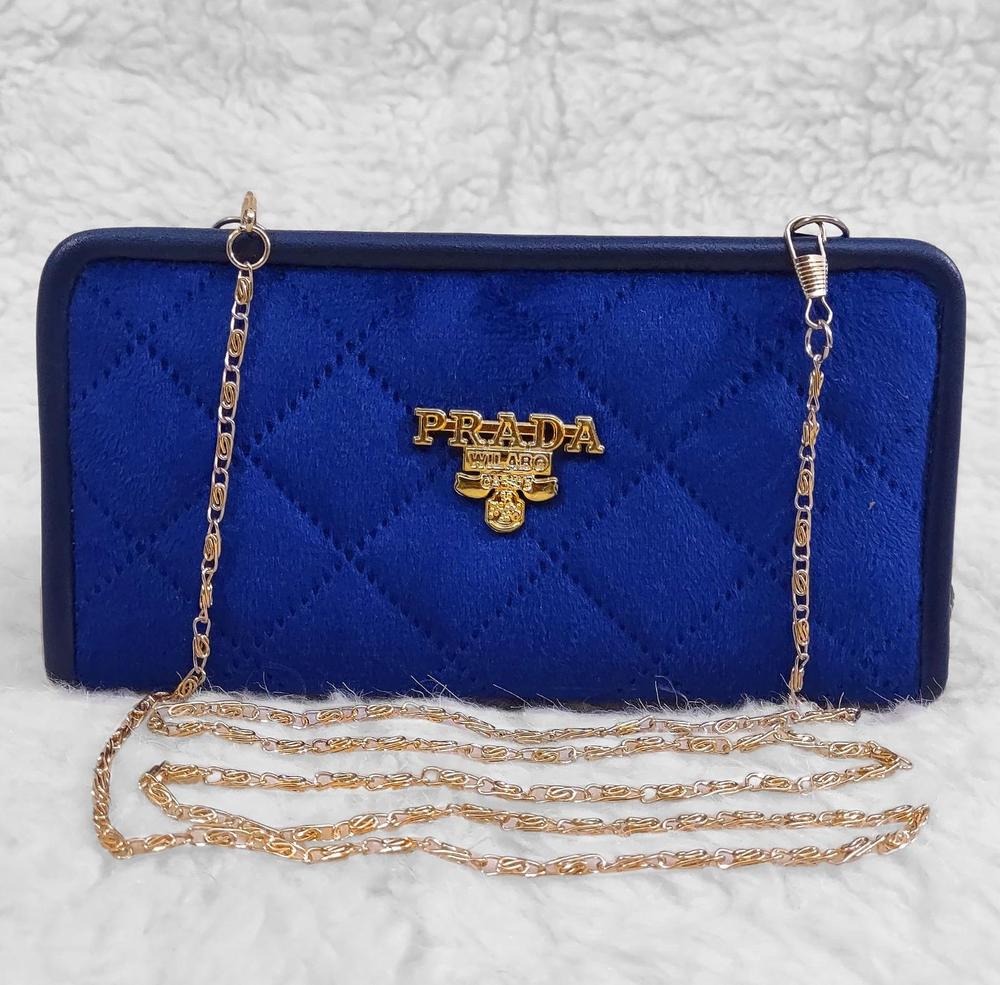 Velvet Quilted Clutch with Chain – Elegant Evening Style